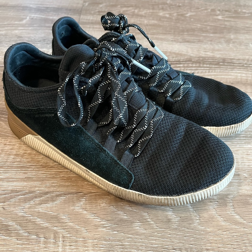 Sorel Women’s Out ’N About III Plus Lace Sneakers Waterproof Suede Size 7.5
